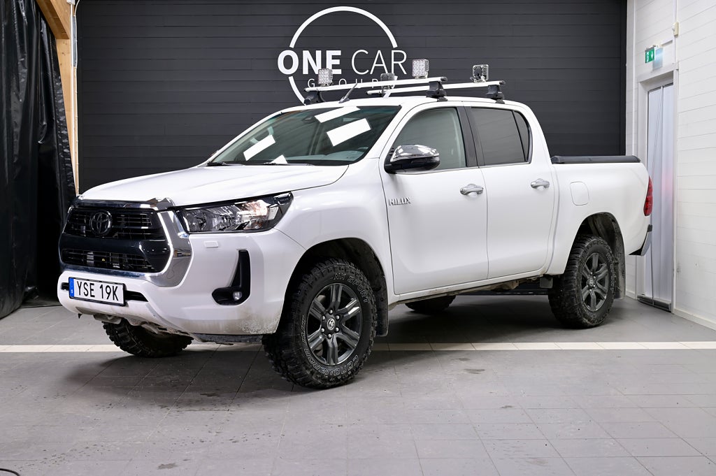 Toyota Hilux 2.4 AWD MOMS Lågmilare Flaklock Diff Backkamera
