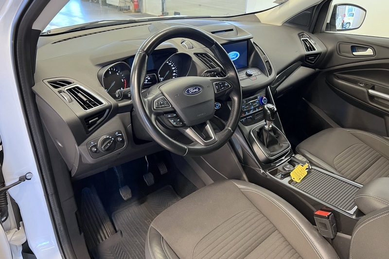 Ford Kuga Titanium 1.5 TDCi 120hk Man, bild 3/15