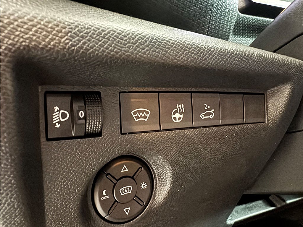 Bild på Citroën C4 X Shine 1.2 PT 130hk Aut - B-KAMERA, CARPLAY