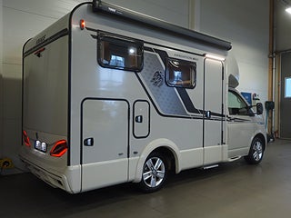 Husbil-halvintegrerad Knaus Tourer Van 4 av 21
