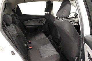Halvkombi Toyota Yaris 8 av 19