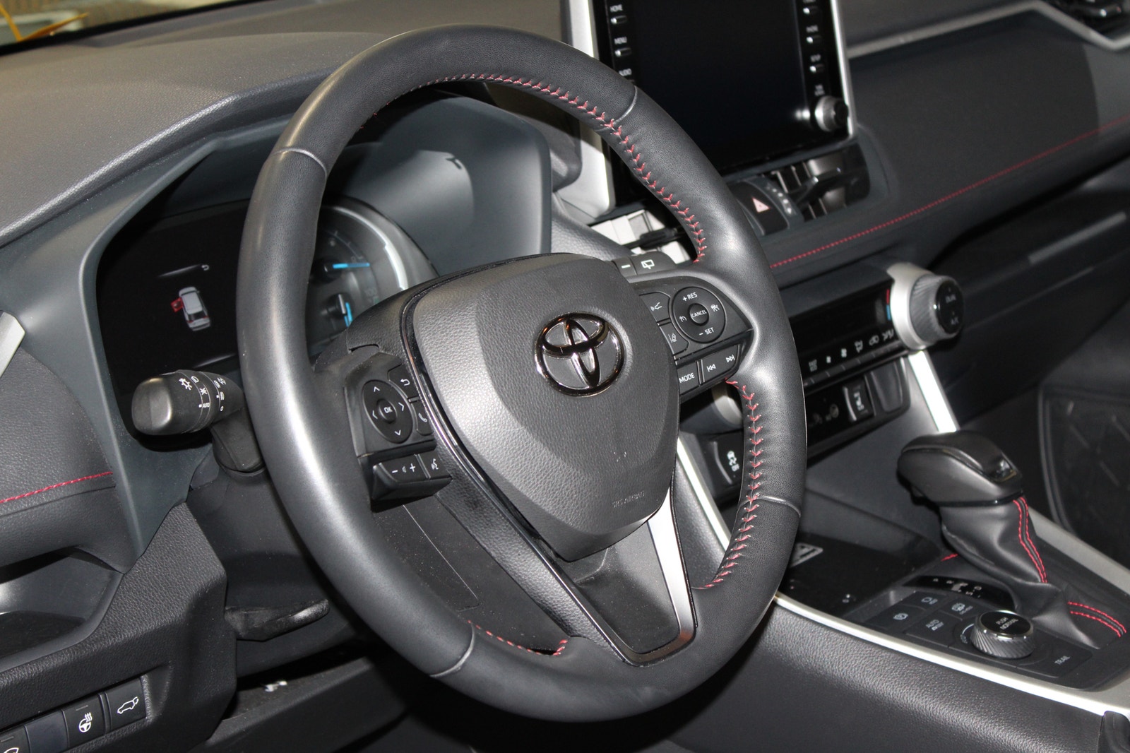 Toyota RAV4 Plug-in Hybrid E-CVT Launch Edition, Drag, B-Kamera 2021 - miniatyr 25