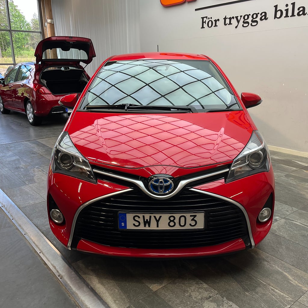 Toyota Yaris Hybrid e-CVT Active, Edition Feel Värmare 1 ägare!