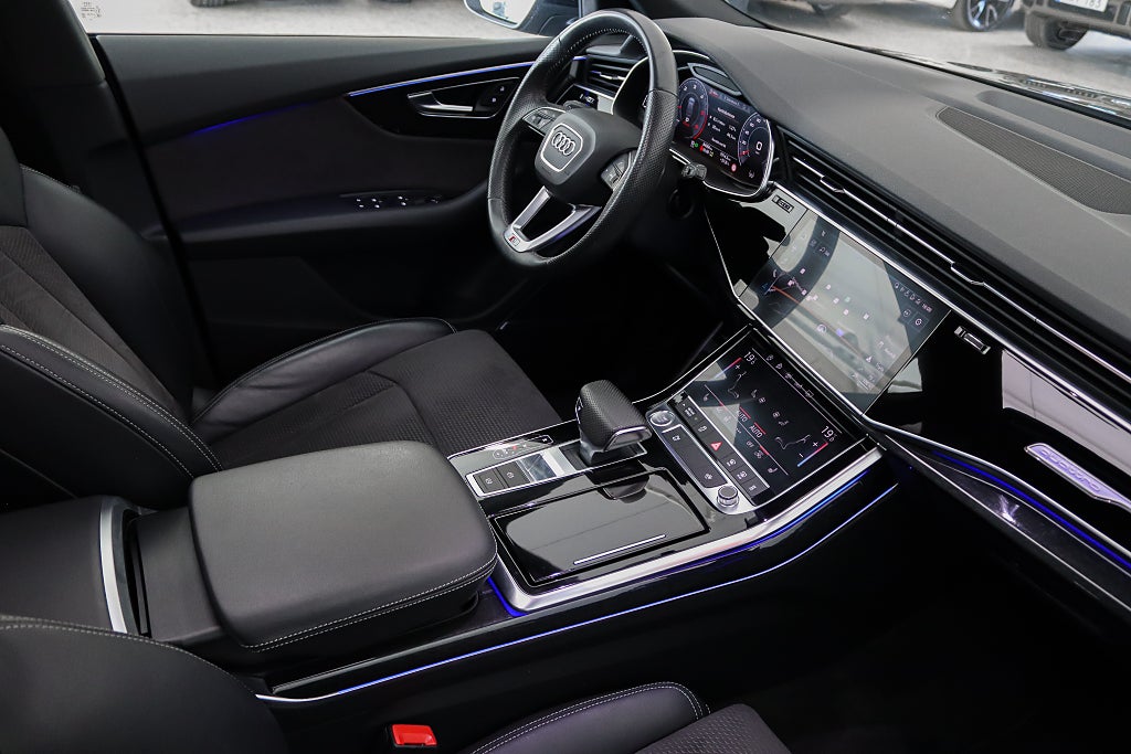 Audi Q8 50 TDI Quattro S Line B&O Panorama Matrix Värmare