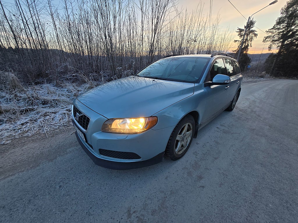 Volvo V70 2,4D PoleStar *Drag/D-Värmare/Nybes/SOV mm*