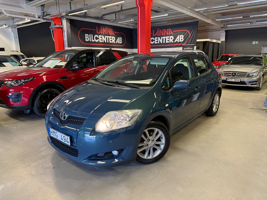 Toyota Auris 1.6 Dual VVT-i PDC Ny servad Ny besiktad Låg årsskatt 