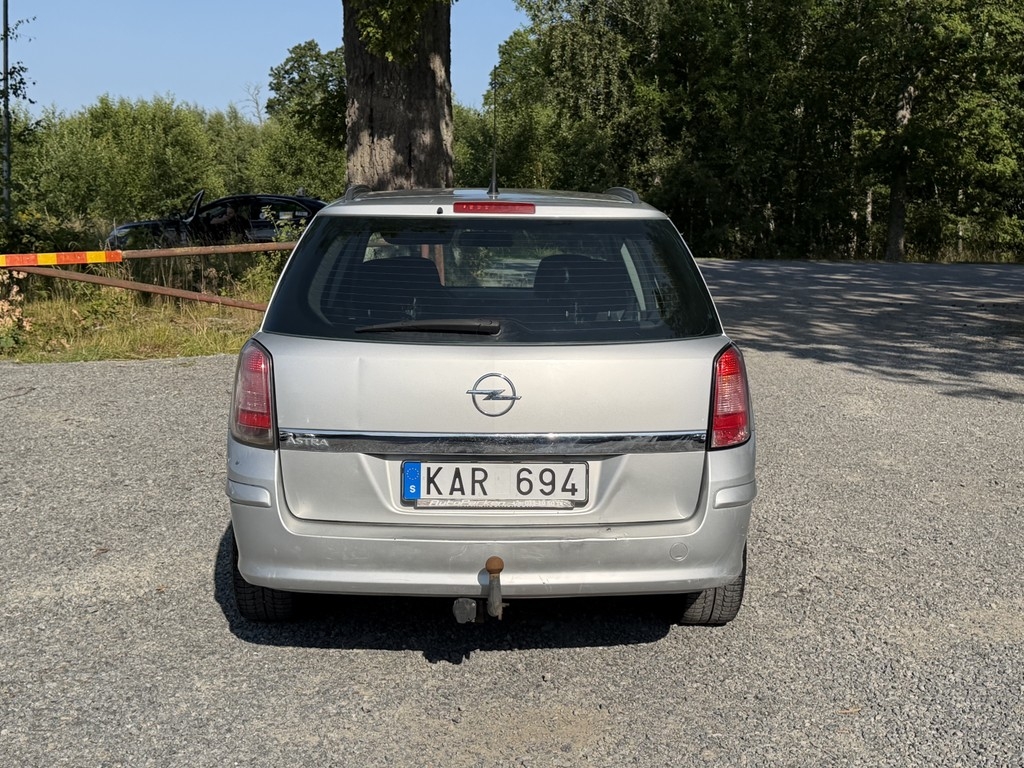 Opel Astra 2010, bild 6/47
