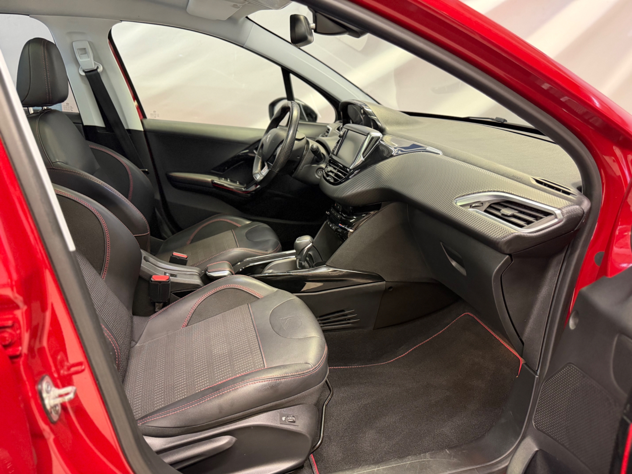 Peugeot 2008 2018, bild 7/10