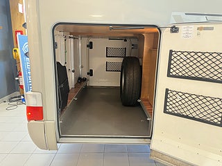Husbil-halvintegrerad Hymer T 674 SL 8 av 30
