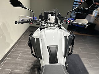 BMW F800GS / Serviceavtal / Toppbox / Chassi-sänkt / Barkbusters