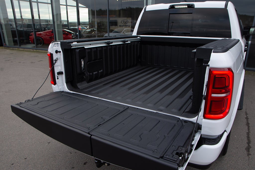 Dodge RAM 1500 Limited Night Rambox 2.384 kr årsskatt! E85