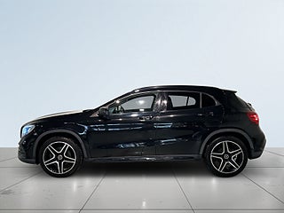 Mercedes-Benz GLA220 220 4MATIC AMG Drag Psens Pano Kamera CarPlay SoV – bild 4
