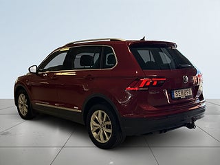 Volkswagen Tiguan 1.4 TSI 4Motion Base Drag Mvärmare Bkamera CarPlay S&V – bild 5