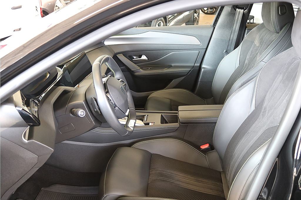 Bild på Peugeot 408 GT 1.2 PT 130hk Aut - CARPLAY, RATTVÄRME