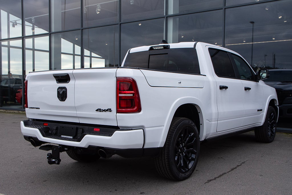 Dodge RAM 1500 Limited Night Rambox 2.384 kr årsskatt! E85