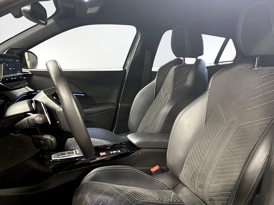 Bild på Peugeot 2008 GT Hybrid 145hk Aut CARPLAY B-KAMERA