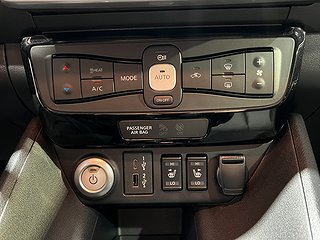 Halvkombi Nissan Leaf 26 av 27
