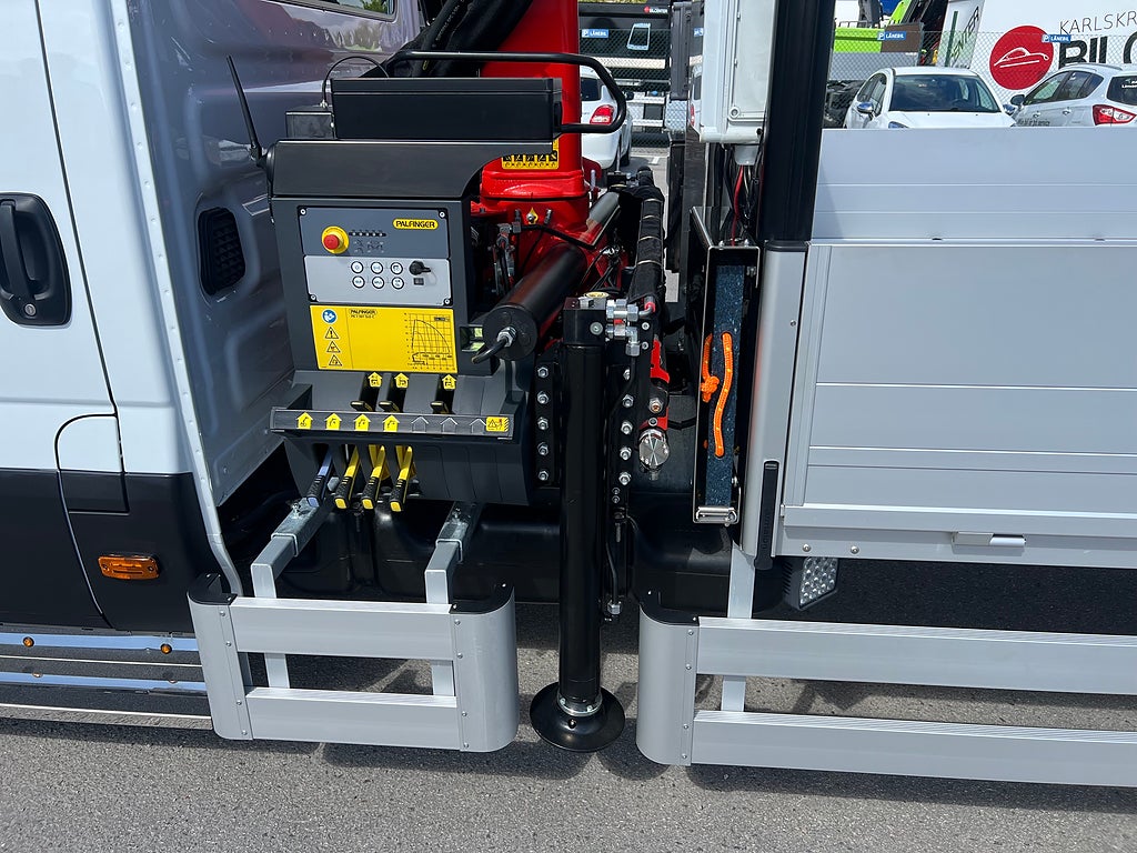 Iveco Daily 72C18 A8 Kranbil Palfinger Kran Fullutrustad