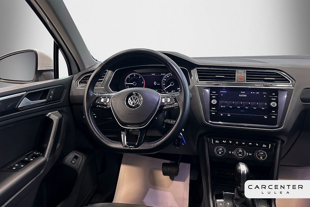 Volkswagen Tiguan 2.0 TDI 4M R-Line Cockpit/Kamera/Drag/Värmare 8930Mil