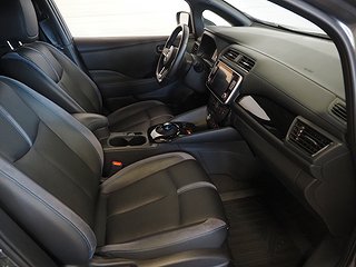 Halvkombi Nissan Leaf 10 av 22