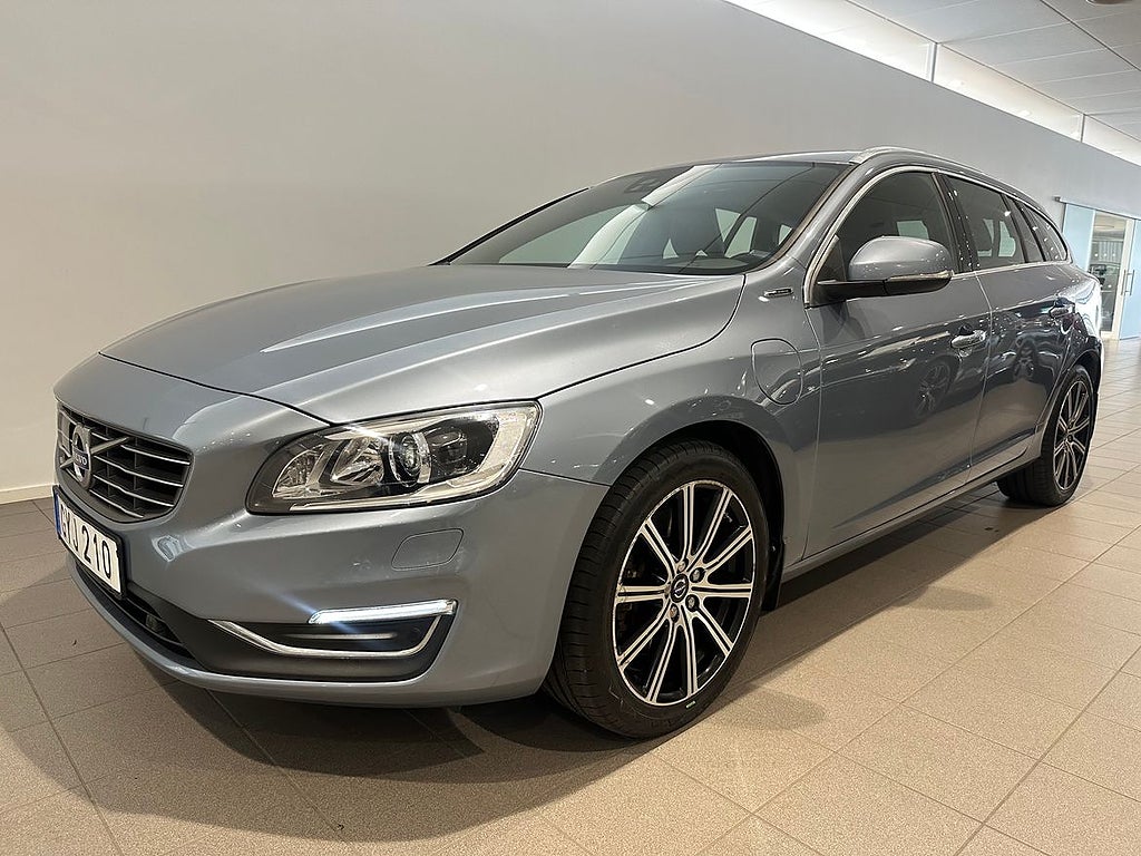 Volvo V60 D5 AWD Twin Engine Classic Summum / Parkeringss...