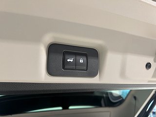 SUV Nissan Ariya 17 av 20