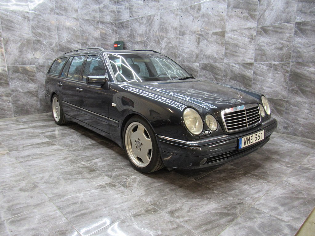 Mercedes-Benz E 55 AMG T Avantgarde