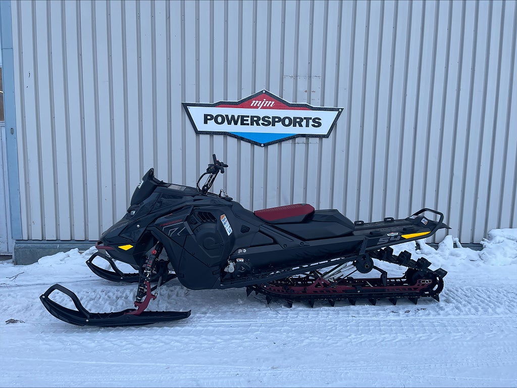 Ski-Doo Freeride 154" 850 E-tec Turbo  HUB display