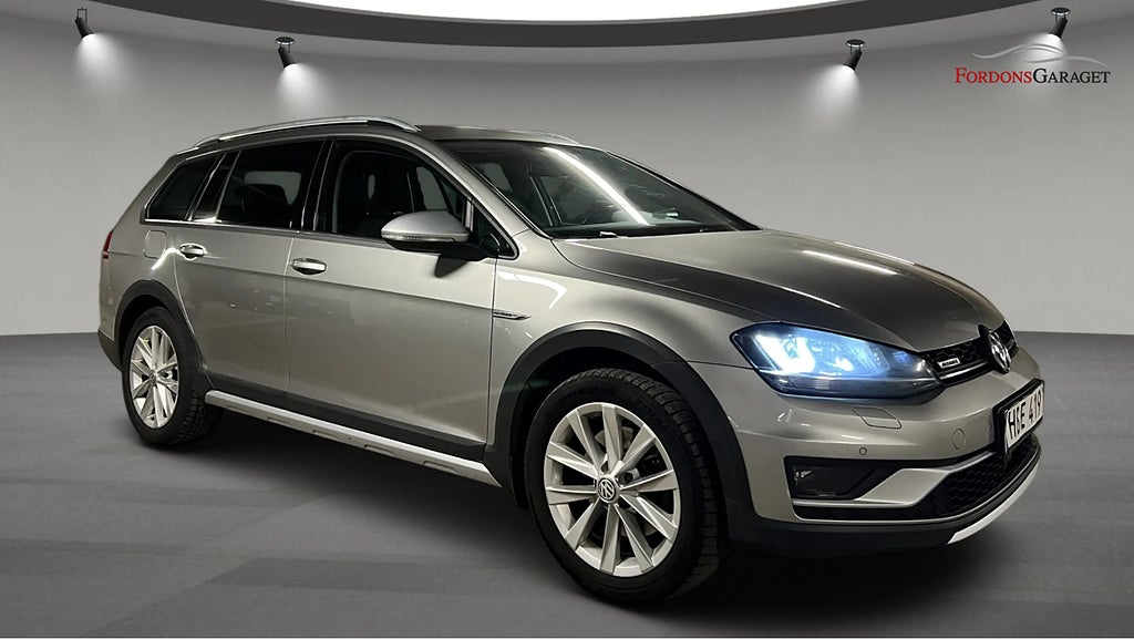 Volkswagen Golf Alltrack 4M DSG DRAG ACC CARPLAY XENON NYSERVAD NYBES