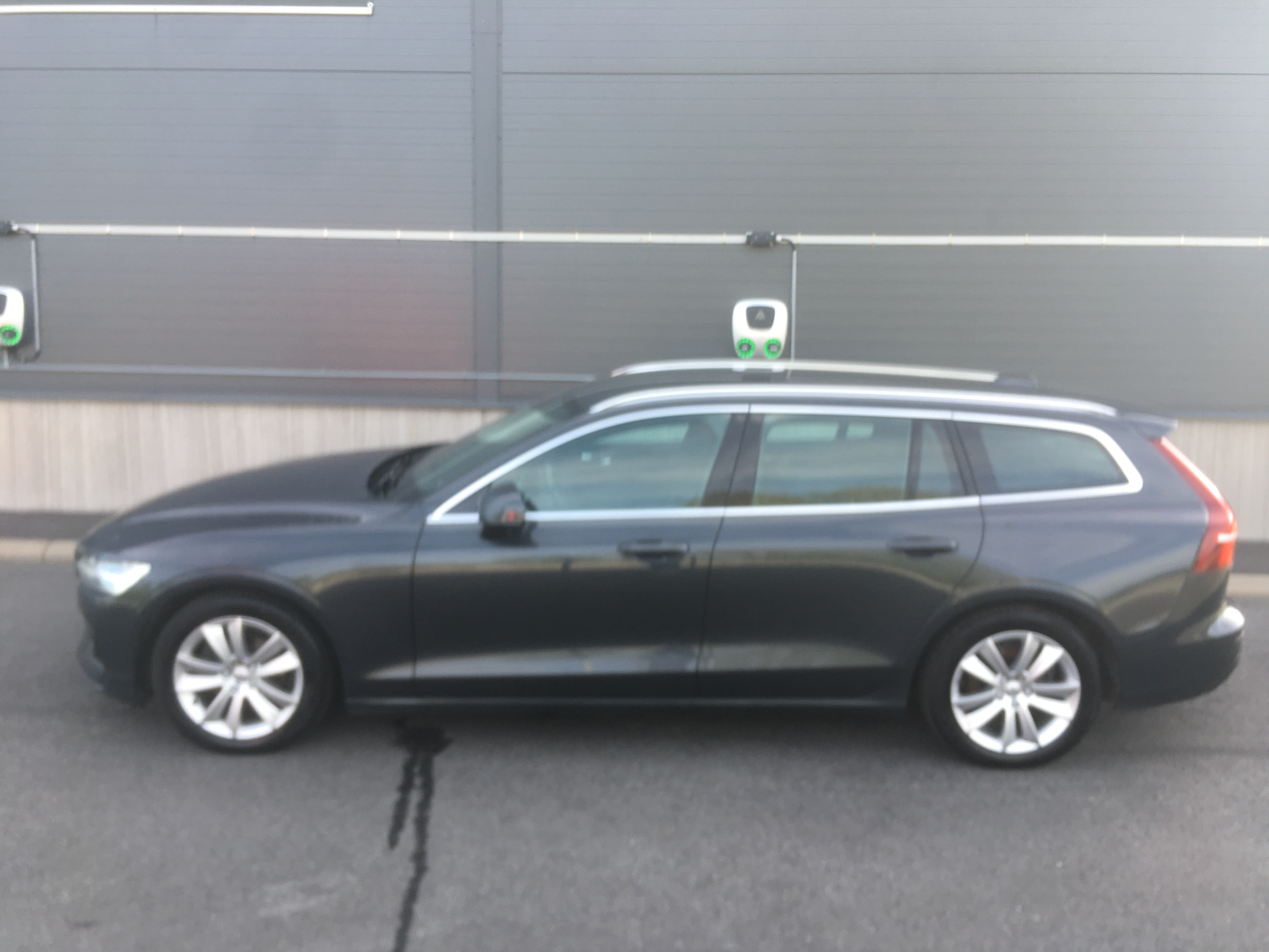 Volvo V60 D4 Geartronic 2019, photo 4/42