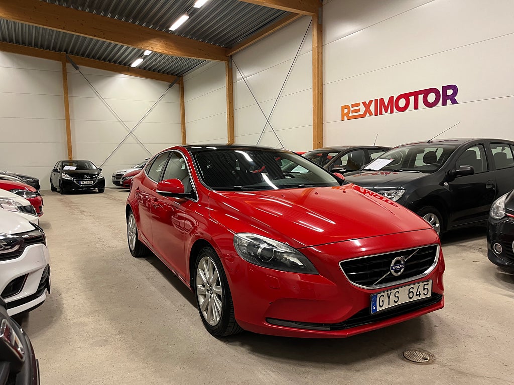 Volvo V40 D2 Momentum  Ny Besiktad 