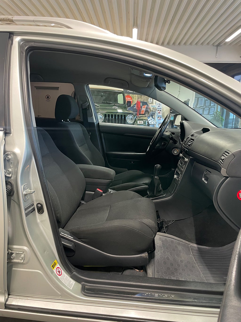 Toyota Avensis Kombi 2.0 D-4 VVT-i Manuell, 147hk, 2004