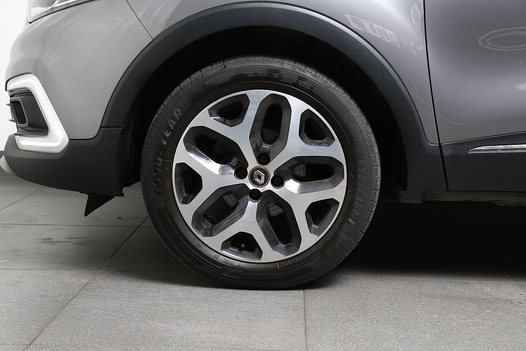 Renault Captur TCe 90hk Intens PDC Keyless Kamera Navi Dragkrok 2019