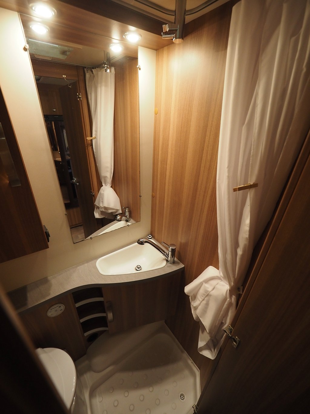 Weinsberg CaraOne 550 UK Påsmarkis Solcell Totalvikt 1700kg 2016