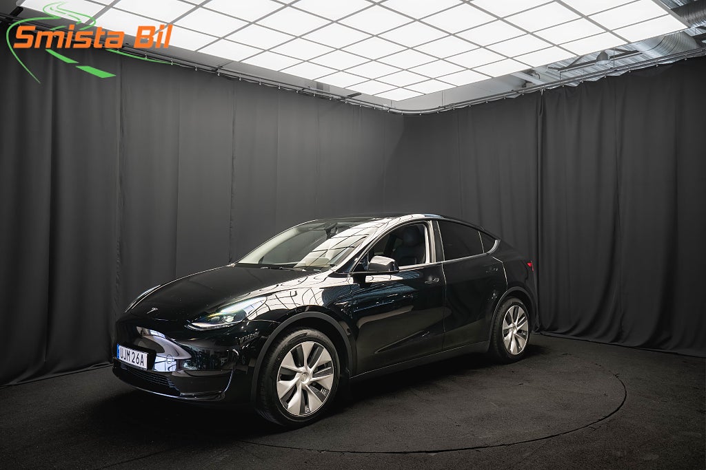 Tesla Model Y Standard Range DRAG PANO LÄDER 1 ÄGARE MOMS LEASBAR