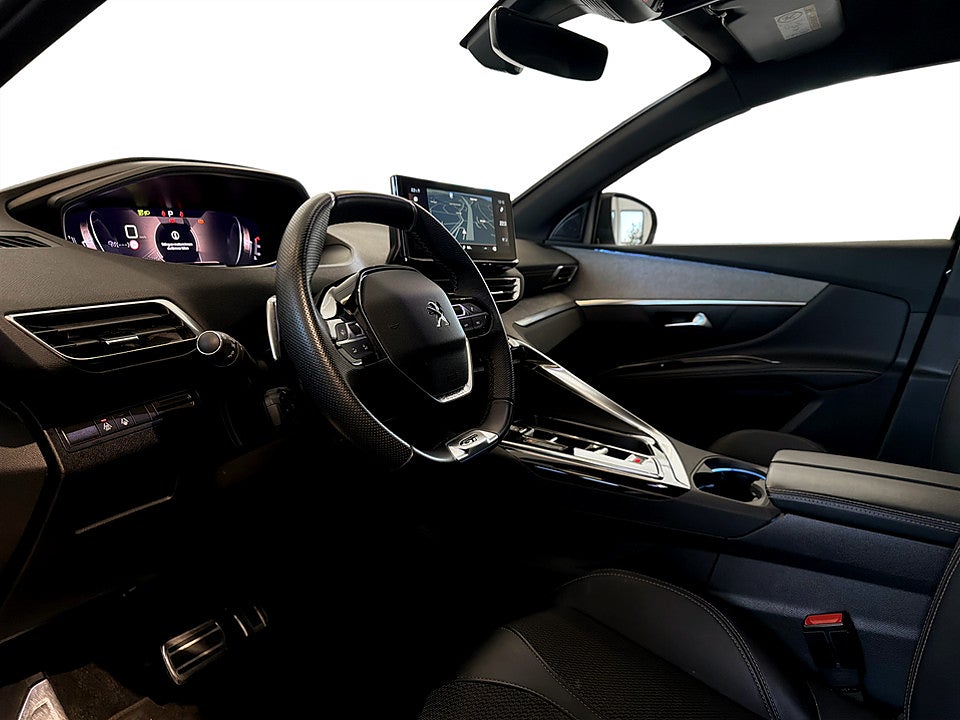 Bild på Peugeot 5008 GT 1.2 PT 130hk Aut 7-SITS B-KAMERA CARPLAY