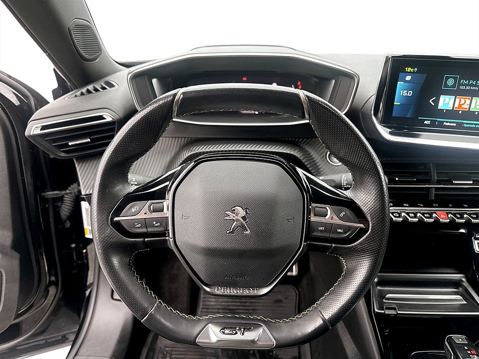 Bild på Peugeot e-2008 GT 50kWh 136hk Aut B-KAMERA CARPLAY