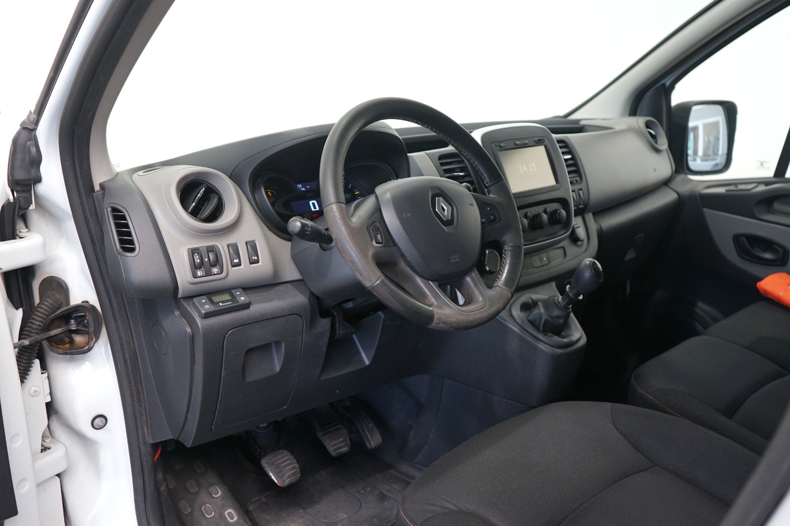 Renault Trafic Skåpbil 2.9t 1.6 dCi Värmare Dragkrok P-sensor 115hk 2016 - miniatyr 7