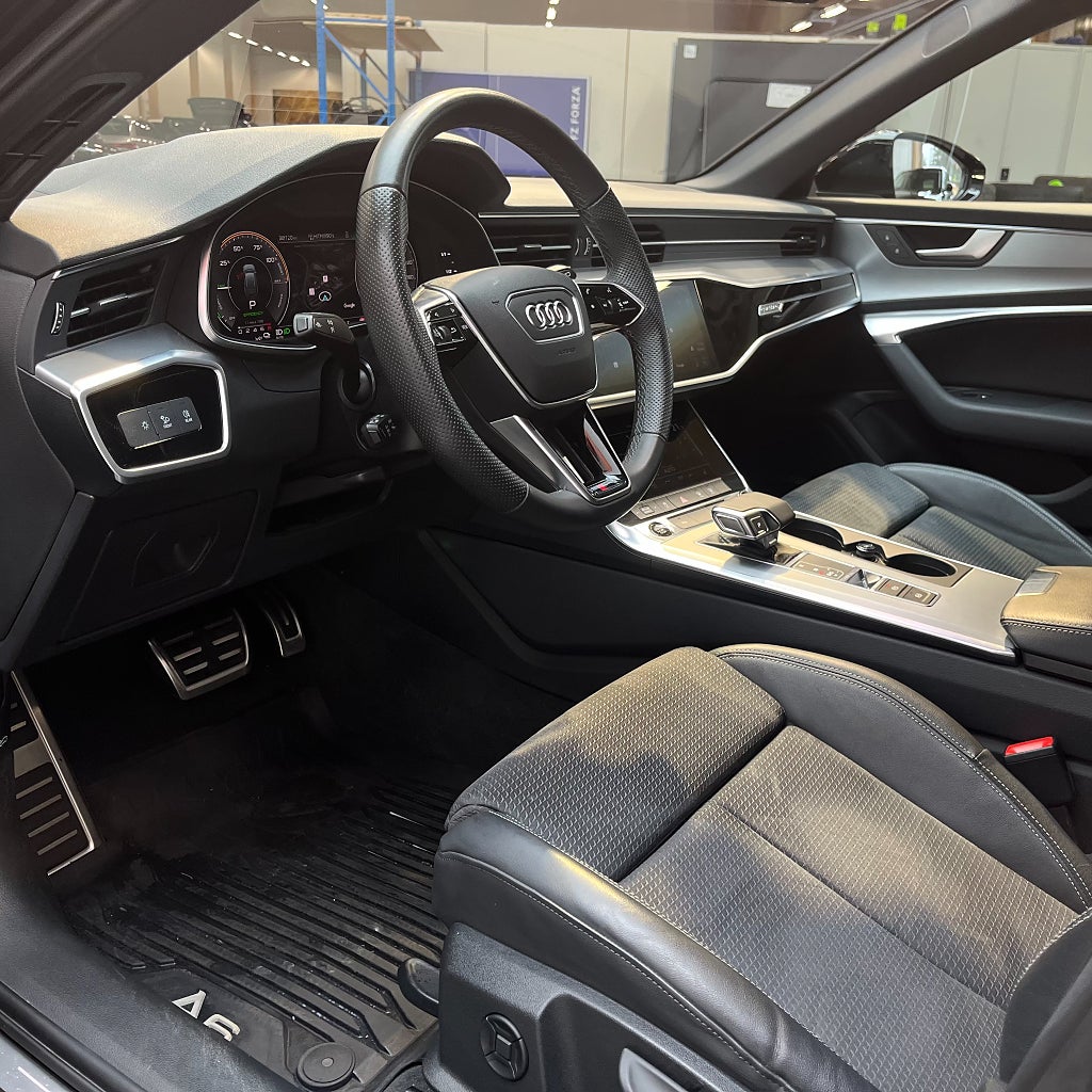 Audi A6 Avant 55 TFSI e Q S-Line Bang & Olufsen Cockpit