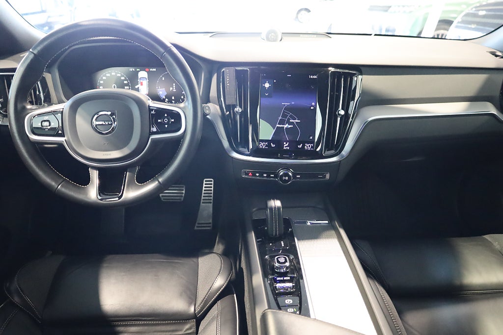 Volvo V60 B4 Geartronic R-Design B&W Navi Kamera VOC CarPlay 2021