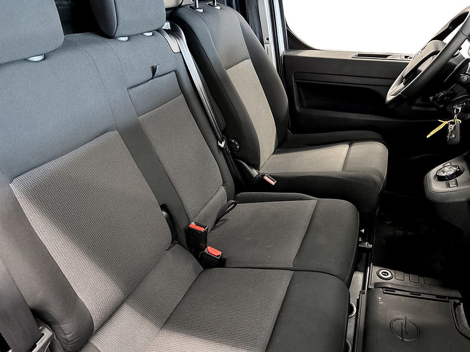 Bild på Opel Vivaro Business 2.0 BHDi 145hk Aut L3 WEBASTO B-KAMERA DRAG