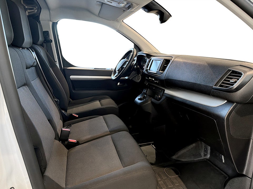 Bild på Peugeot Expert PRO+ 2.0 BHDi 145hk Aut L3 KAMPANJRÄNTA 3,99%