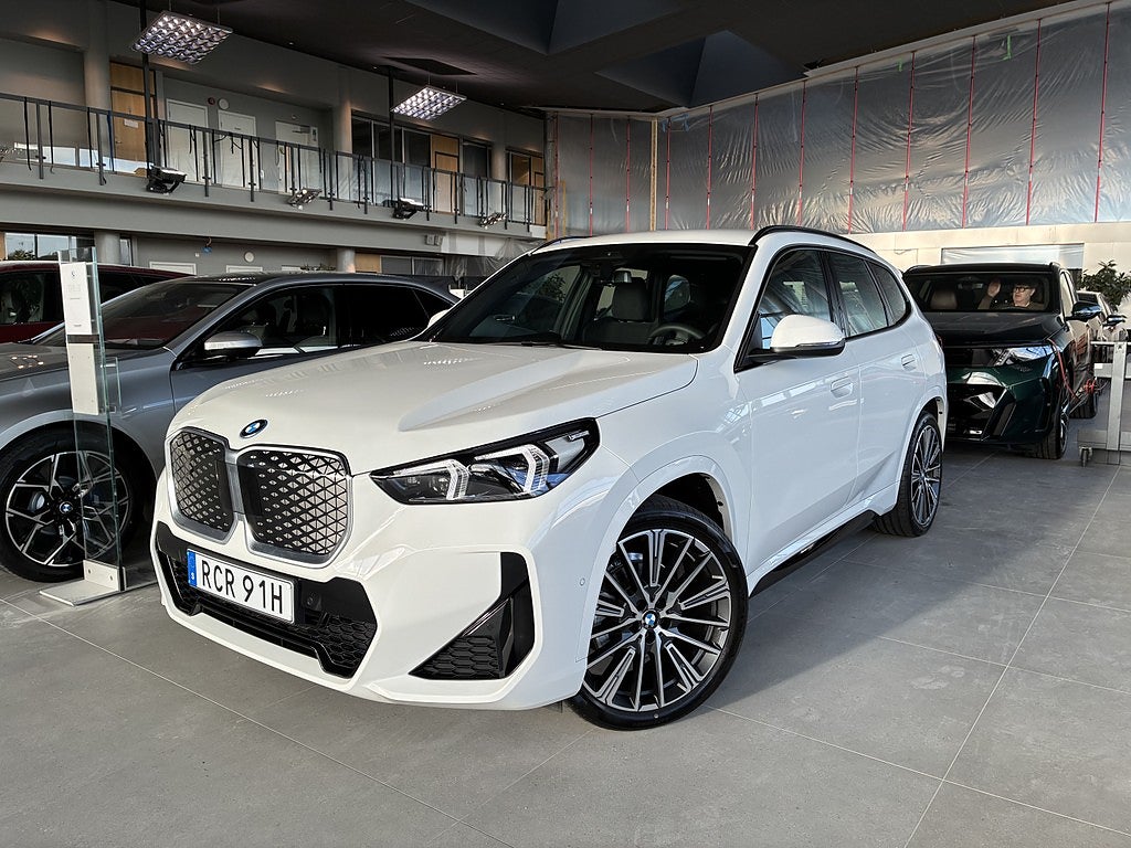 BMW iX1