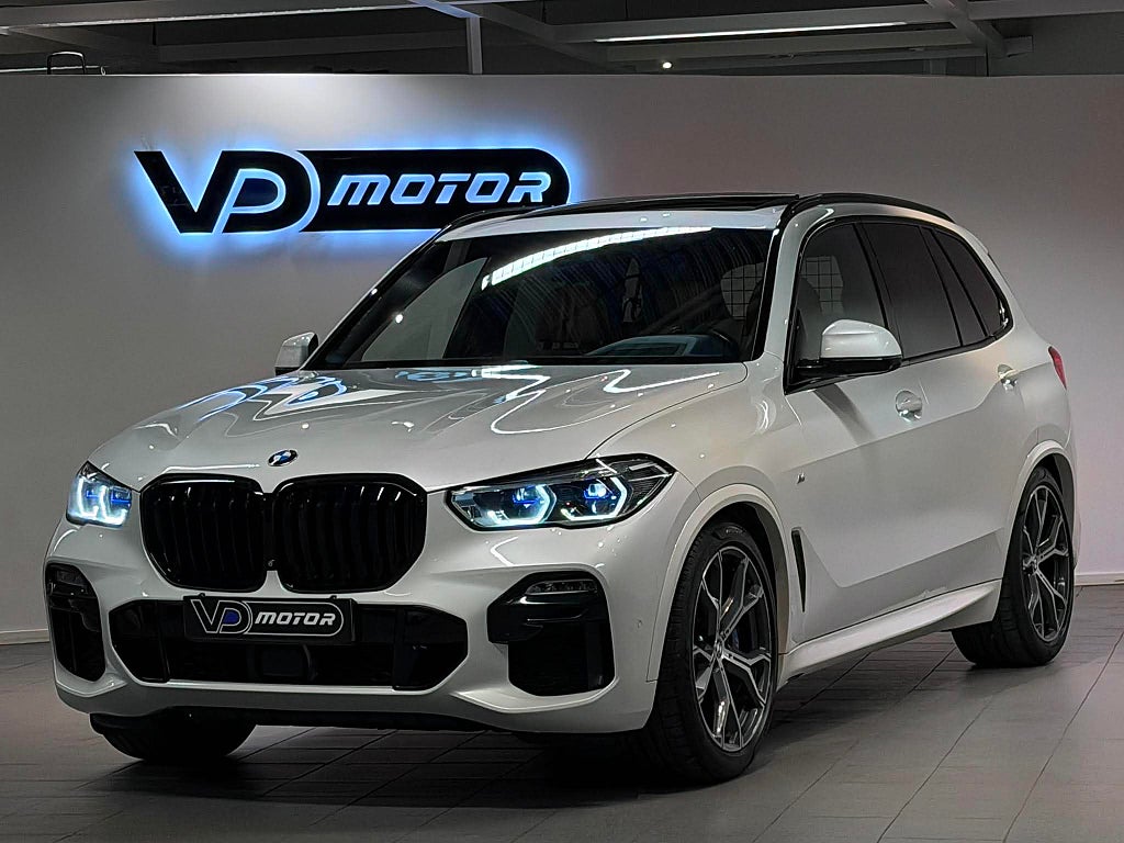 BMW X5 xDrive30d M-Sport Laser Pano 360 HuD Värmare H/K Drag 