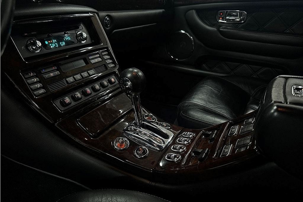 Bentley Arnage T Mulliner, V8 Twin Turbo, Mullinerpaket, DVD, Taklucka