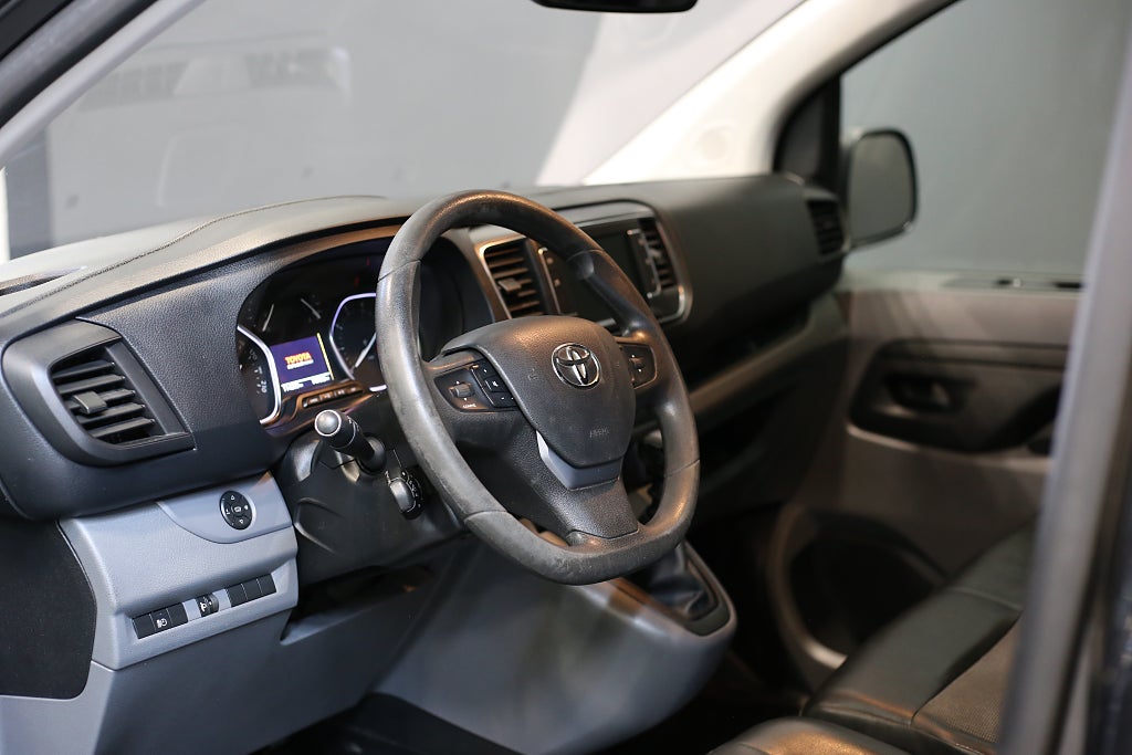 Toyota ProAce Panel Van 1.6 D-4D*3,99%*Värmare Drag MOMS