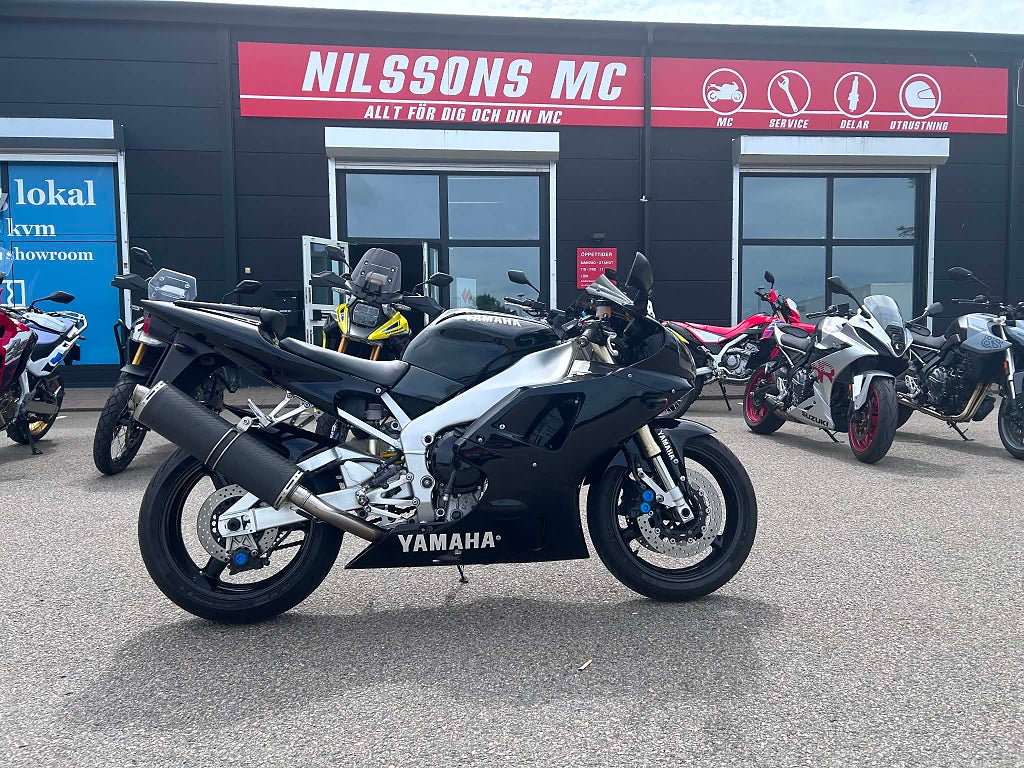 Yamaha YZF-R1 