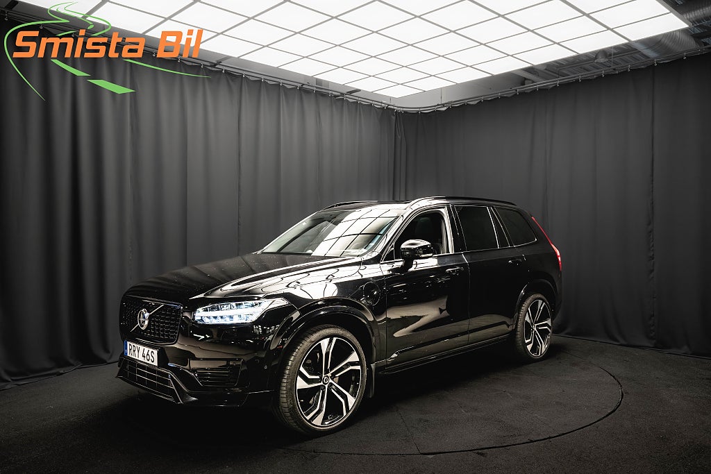 Volvo XC90 Recharge T8 AWD R-Design B&W LUFT 22'' PANO DRAG 392hk