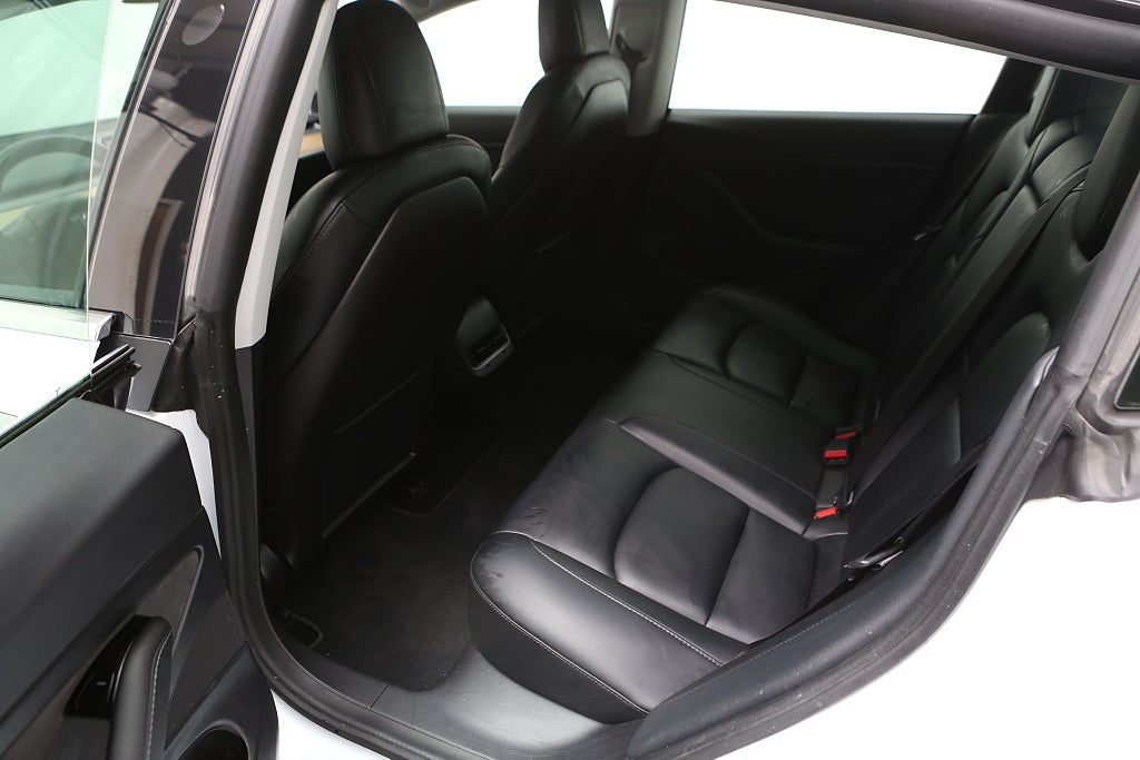 Tesla Model 3 Standard Range Plus 258hk Panorama 2020