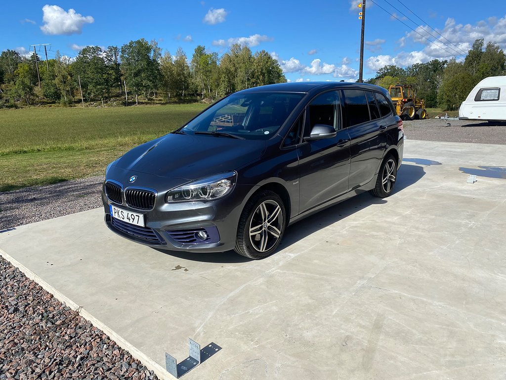 BMW 218 i Gran Tourer  Sport line Euro 6 stolar 3900mil